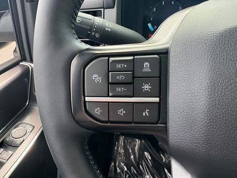 Used 2025 Ford F150 Platinum w/ Equipment Group 702A High AWD/4WD image 18
