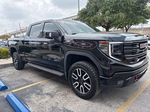 Used 2024 GMC Sierra 1500 AT4 w/ Technology Package AWD/4WD image 6