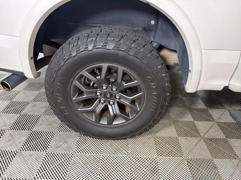 Used 2017 Ford F150 Platinum w/ Equipment Group 701A Luxury AWD/4WD image 20