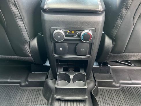 Used 2022 Ford Explorer XLT w/ Equipment Group 202A image 38