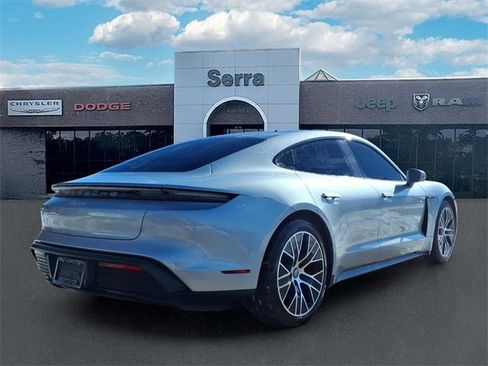 Used 2022 Porsche Taycan image 6