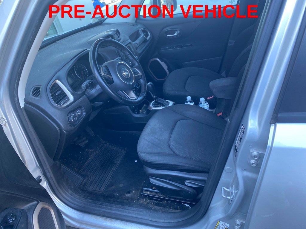 Used 2016 Jeep Renegade Latitude AWD/4WD image 6