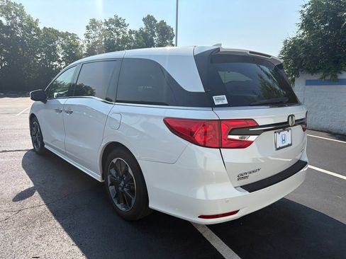 Certified 2023 Honda Odyssey Elite image 3