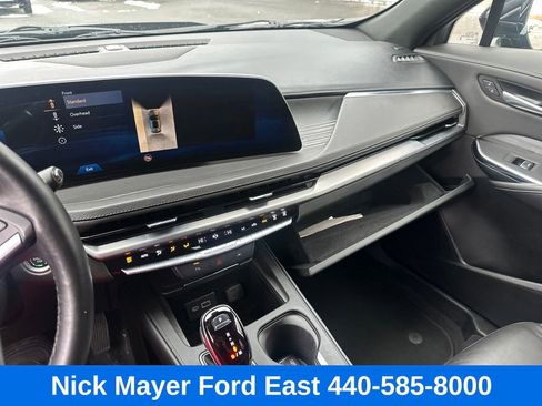 Used 2025 Cadillac XT4 Premium Luxury image 42
