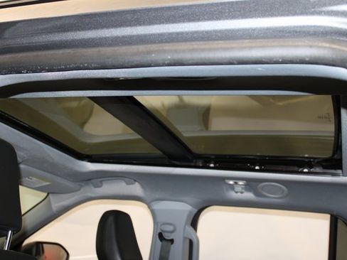 Used 2021 Ford Explorer XLT w/ Equipment Group 202A image 10