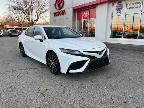 Certified 2023 Toyota Camry SE image 7