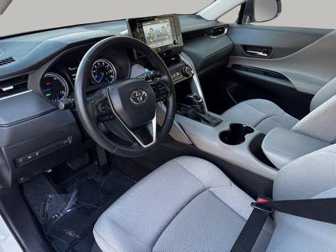 Used 2021 Toyota Venza LE image 15