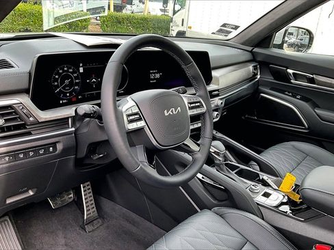 Certified 2025 Kia Telluride SX Prestige X-Line image 9