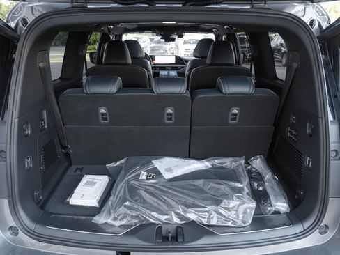 New 2026 INFINITI QX80 4WD image 33