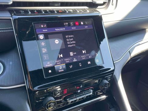 Used 2023 Jeep Grand Cherokee Altitude image 28