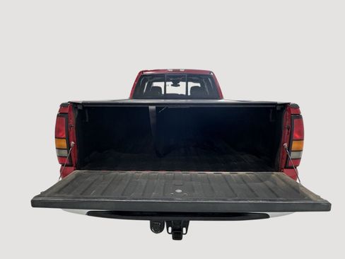 Used 2005 GMC Sierra 3500 SLT w/ Heavy-Duty Power Package AWD/4WD image 23