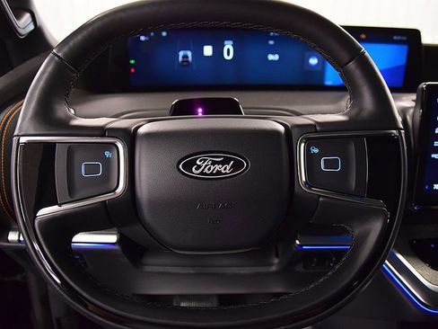 Used 2025 Ford Expedition Tremor AWD/4WD image 17