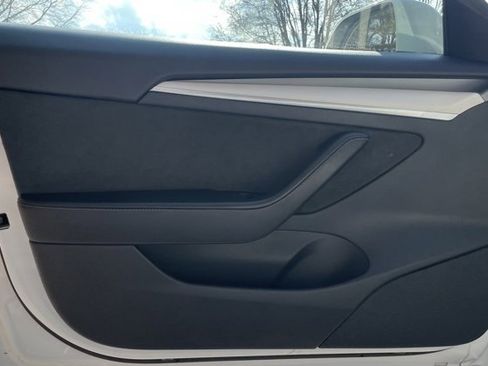 Used 2022 Tesla Model 3 Standard Range image 13