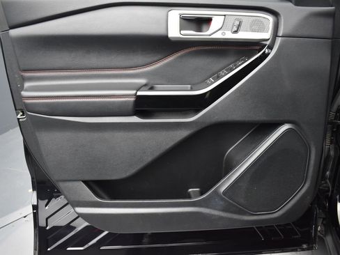 Used 2022 Ford Explorer ST-Line w/ Class IV Trailer Tow Package image 9