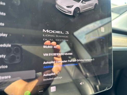 Used 2019 Tesla Model 3 Long Range image 16