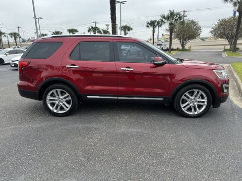 Used 2017 Ford Explorer Limited w/ Equipment Group 301A image 7