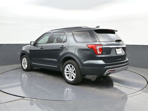 Used 2016 Ford Explorer XLT w/ Equipment Group 202A image 5