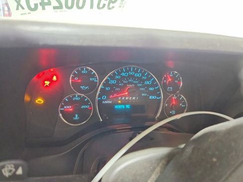 Used 2023 Chevrolet Express 2500 w/ Driver Convenience Package RWD image 9