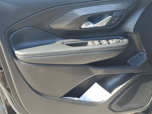 Used 2024 GMC Terrain SLE w/ Driver Convenience Package image 25