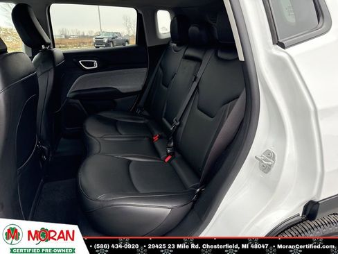Used 2022 Jeep Compass Latitude image 24