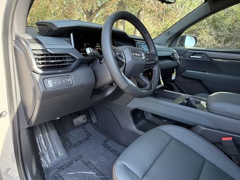 New 2026 GMC Acadia AT4 w/ Luxury Package image 14