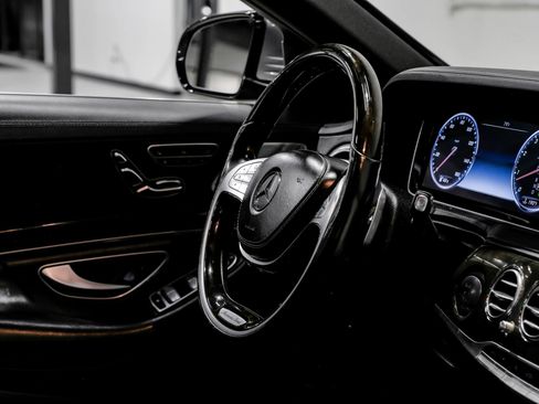 Used 2015 Mercedes-Benz S 550 Sedan w/ Sport Package w/ Sport Package image 18