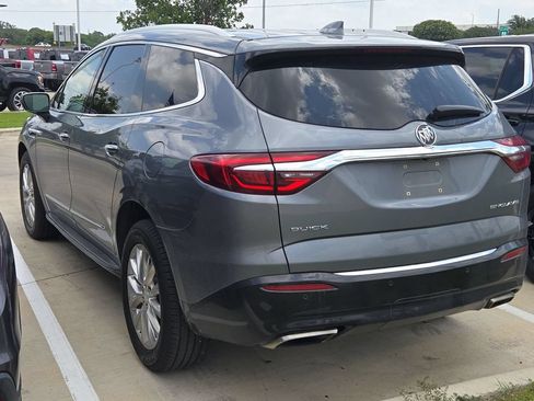 Used 2018 Buick Enclave Premium w/ Experience Buick Package FWD image 3