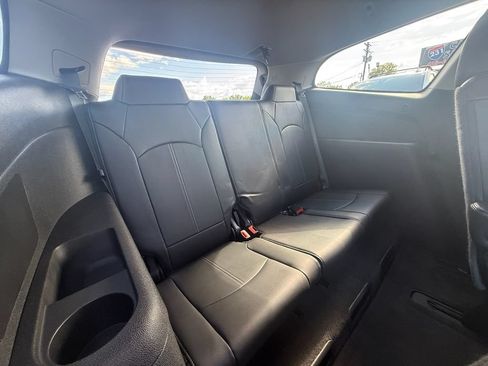 Used 2015 Chevrolet Traverse LT FWD image 23