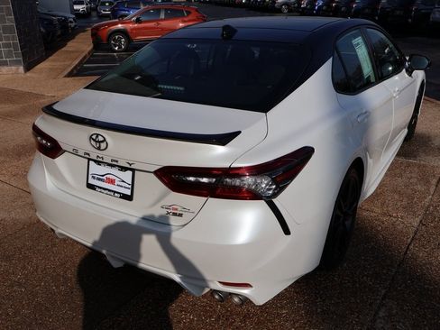 Used 2022 Toyota Camry XSE image 6