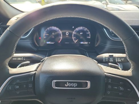 Used 2024 Jeep Grand Cherokee L Laredo AWD/4WD image 24