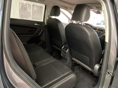 Used 2021 Volkswagen Tiguan SEL image 11