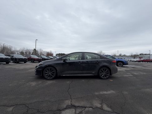 Used 2025 Toyota Corolla SE image 6