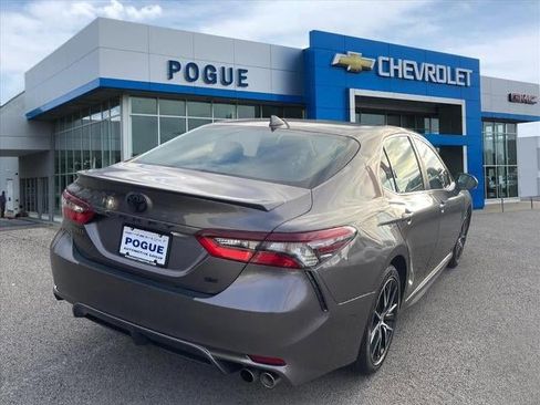 Used 2024 Toyota Camry SE image 2