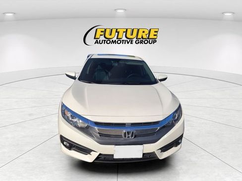 Used 2017 Honda Civic EX-L image 2
