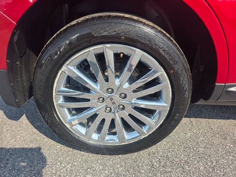 Used 2012 Lincoln MKX FWD image 19