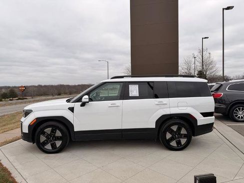 New 2025 Hyundai Santa Fe SEL image 2