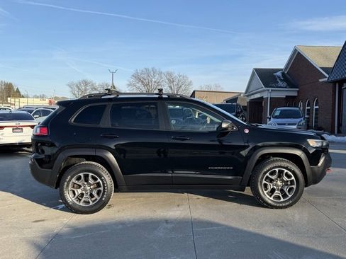Used 2020 Jeep Cherokee Trailhawk w/ Cold Weather Group image 16