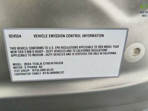Used 2024 Tesla Cybertruck AWD Crew Cab image 58