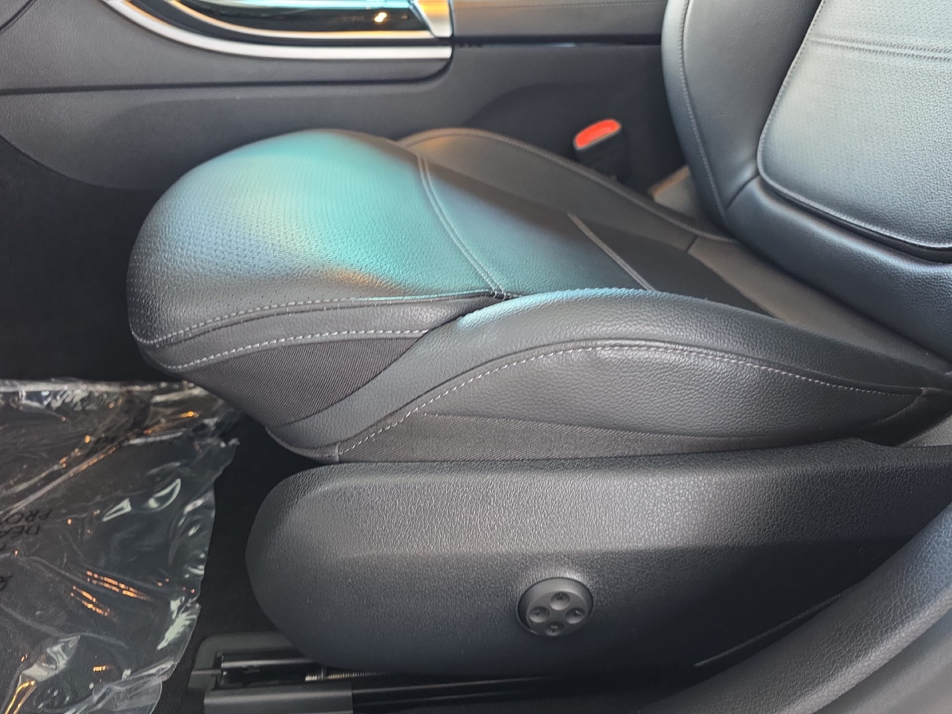 Used 2022 Mercedes-Benz C 300 Sedan image 28