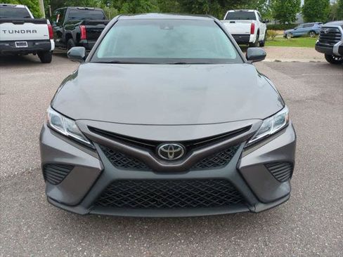 Certified 2018 Toyota Camry SE FWD image 9
