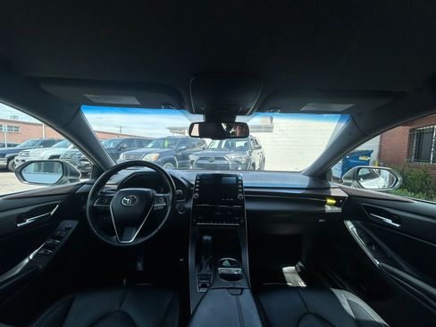 Used 2021 Toyota Avalon XLE image 29