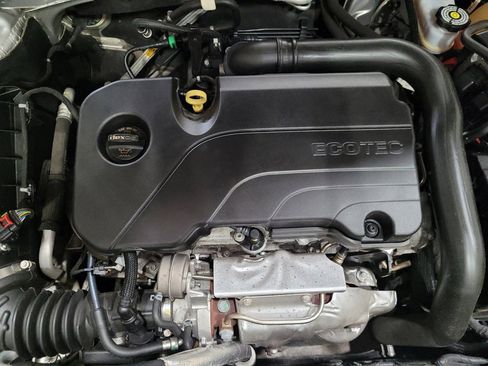 Used 2022 Chevrolet Malibu LT FWD image 30