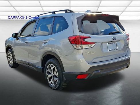 Used 2023 Subaru Forester Premium image 4