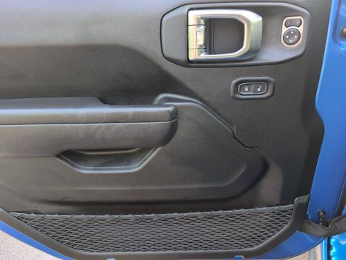 Used 2025 Jeep Wrangler Unlimited Sport AWD/4WD image 19