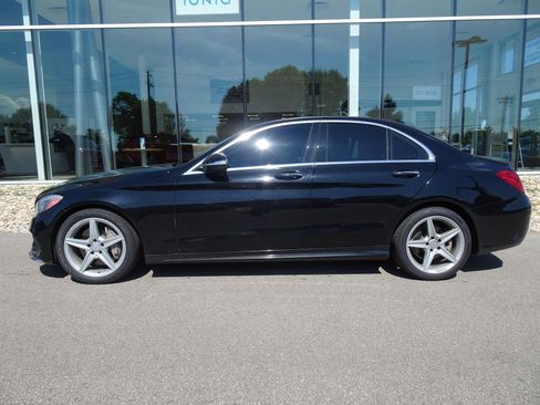 Used 2015 Mercedes-Benz C 300 4MATIC Sedan image 2