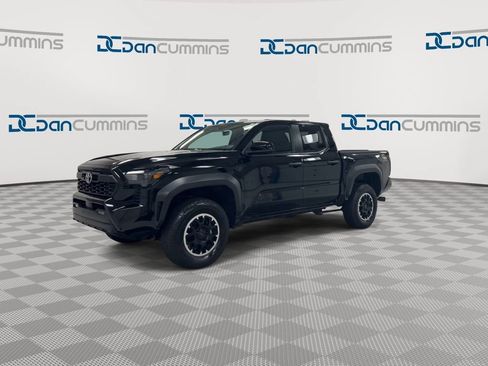 Used 2024 Toyota Tacoma TRD Off-Road AWD/4WD image 4