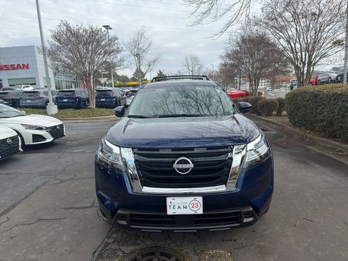 Certified 2022 Nissan Pathfinder SV w/ SV Premium Package image 2