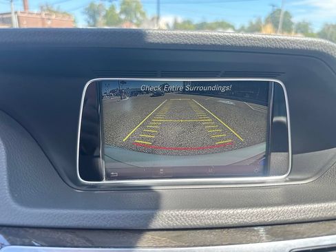 Used 2016 Mercedes-Benz E 350 4MATIC Sedan image 19
