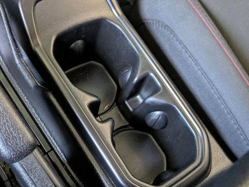 Used 2023 Jeep Wrangler Unlimited Rubicon AWD/4WD image 19