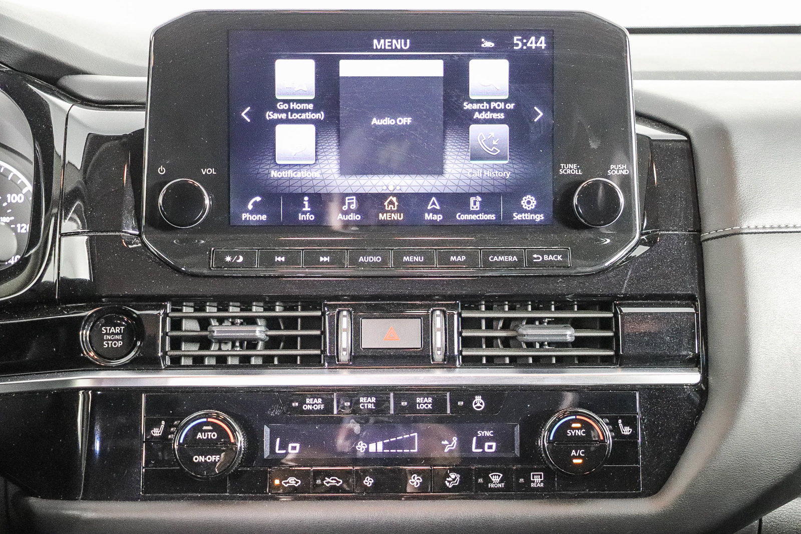 Used 2025 Nissan Pathfinder SL FWD image 14
